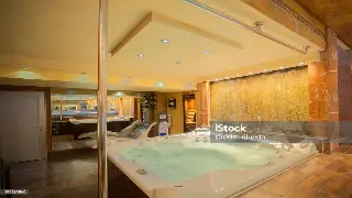 告别僵硬！厦门按摩师私藏：新手也能学会的快速放松技巧 图片