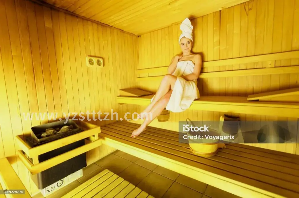 按摩脖子和肩膀