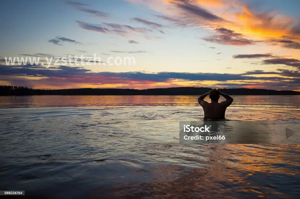 使用按摩球放松背部